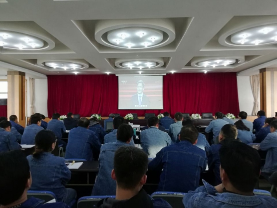 中共青海6732顶级游戏娱乐工业投资有限公司委员会 召开二届八次理论中心组学习（扩大）会议