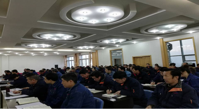 6732顶级游戏娱乐工投公司召开2018年度中层管理人员年终述职评议大会