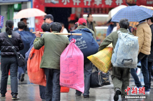 聚焦春节“恐归族”：近乡情怯，，，，，，恐惧何来？？？？？？(图)